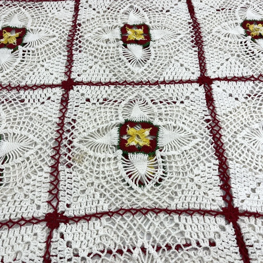 Vintage Crocheted Table Cover Squares White Red 50x70 (Christmas)‎ Gold